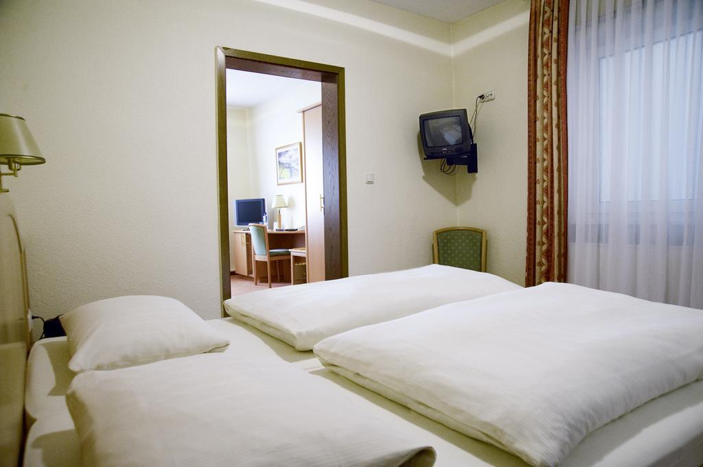 Hotel Am Schloss Darmstaedter Hof Bad Homburg vor der Hoehe Phòng bức ảnh